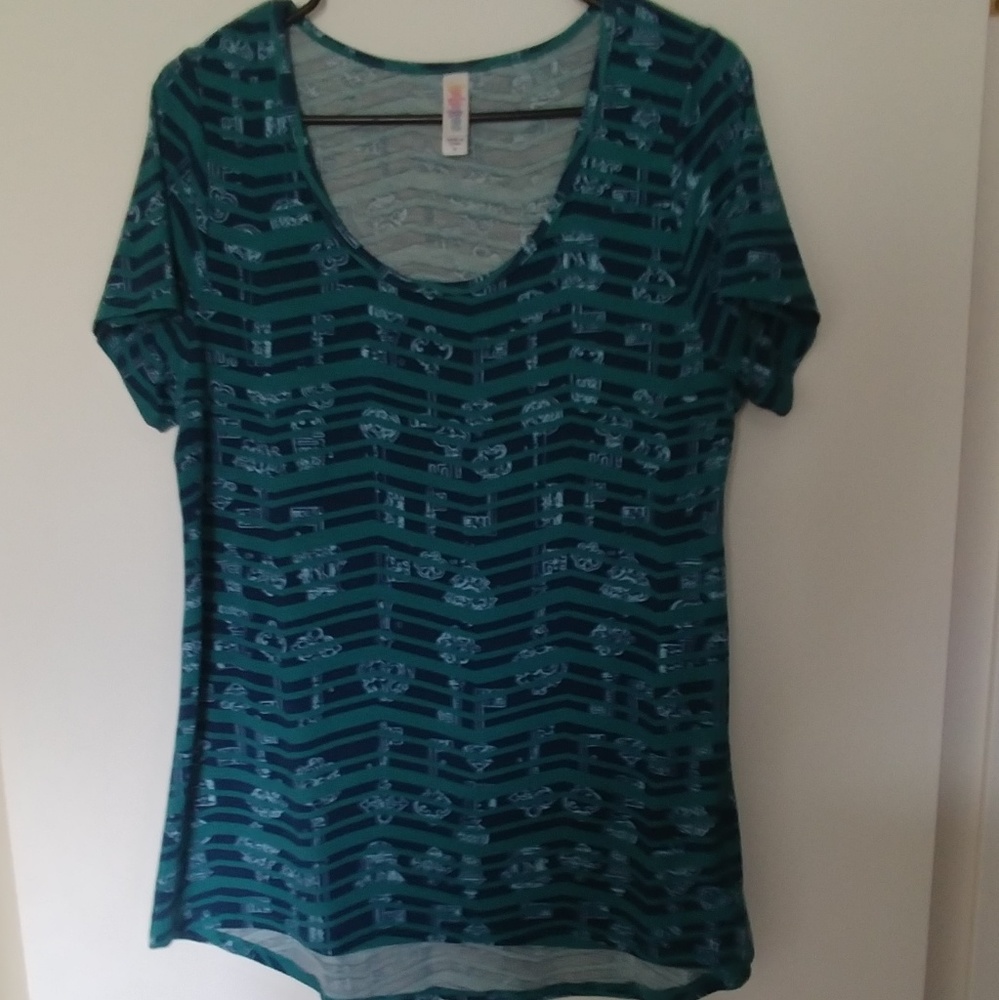 Lularoe M classic T